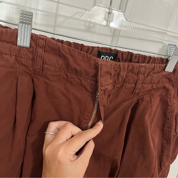 BDG Urban Outfitters Drew Pleated Poplin Trousers Rust Brown Large R2 - Picture 4 of 11